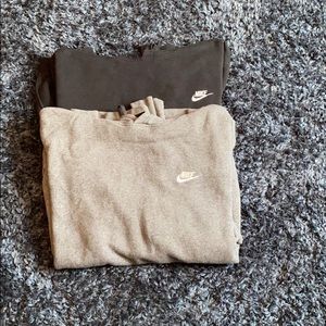 Lots of 2 XXL Nike pullover hoodie